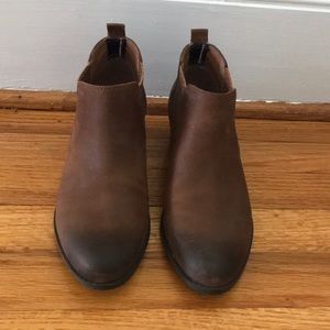 Tommy Hilfiger brown leather booties